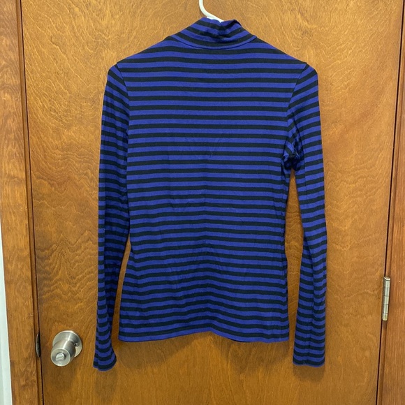 Express turtleneck size medium - Picture 5 of 5